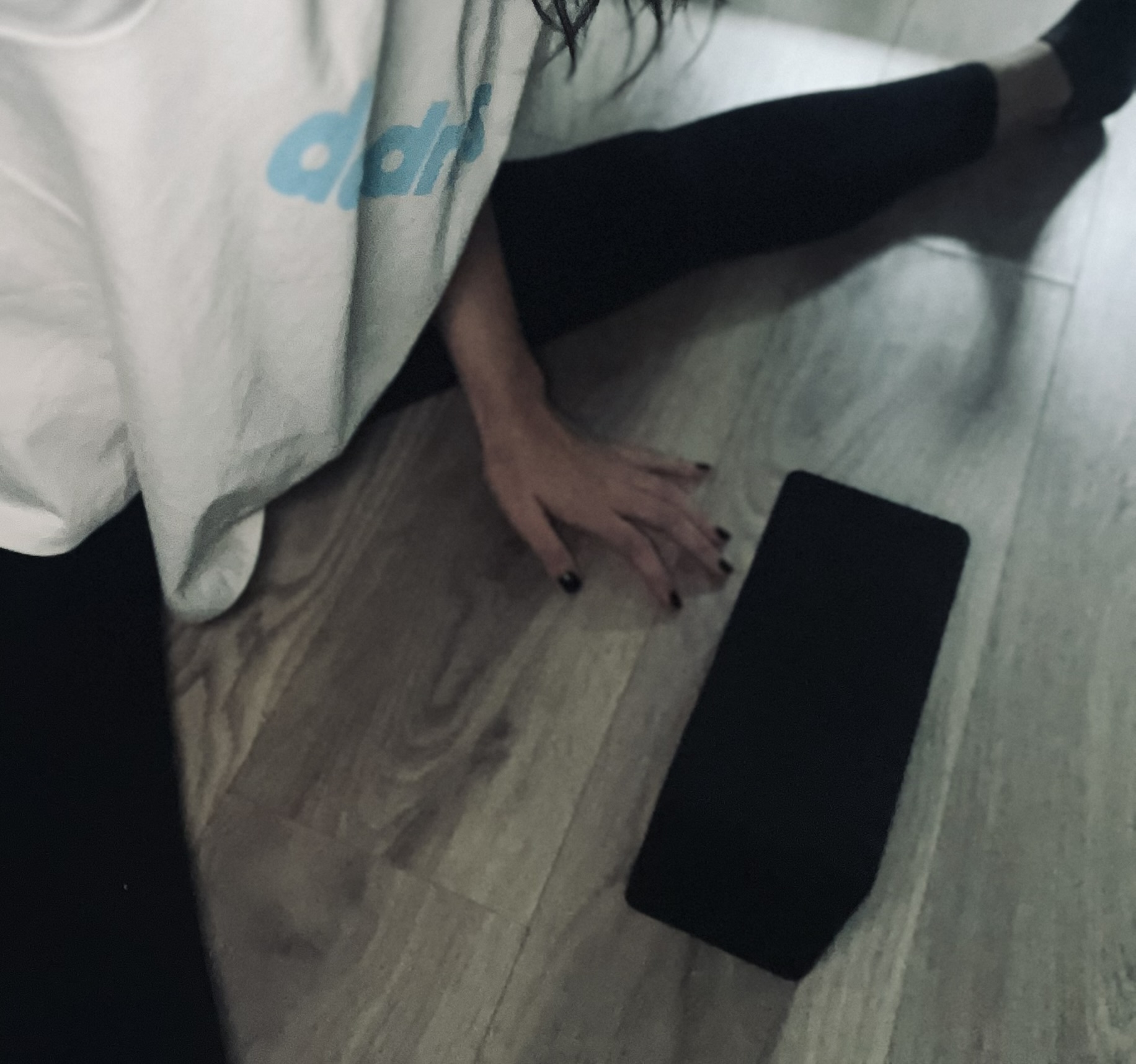 Sjedeći rastez nogu uz yoga blok